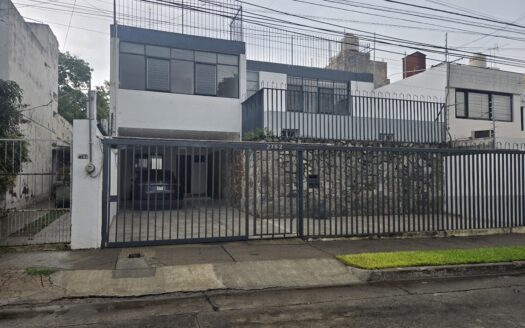 Excelente Inversión – Residencia en Jardines del Bosque – Guadalajara