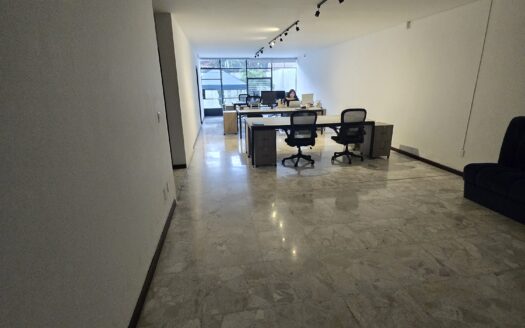 Excelente Inversión – Residencia en Jardines del Bosque – Guadalajara